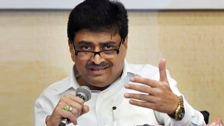 आर्थिक व्यवस्थापनावर सरकार तोंडावर पडले- खा. अशोक चव्हाण आर्थिक व्यवस्थापनावर सरकार तोंडावर पडले- खा. अशोक चव्हाण