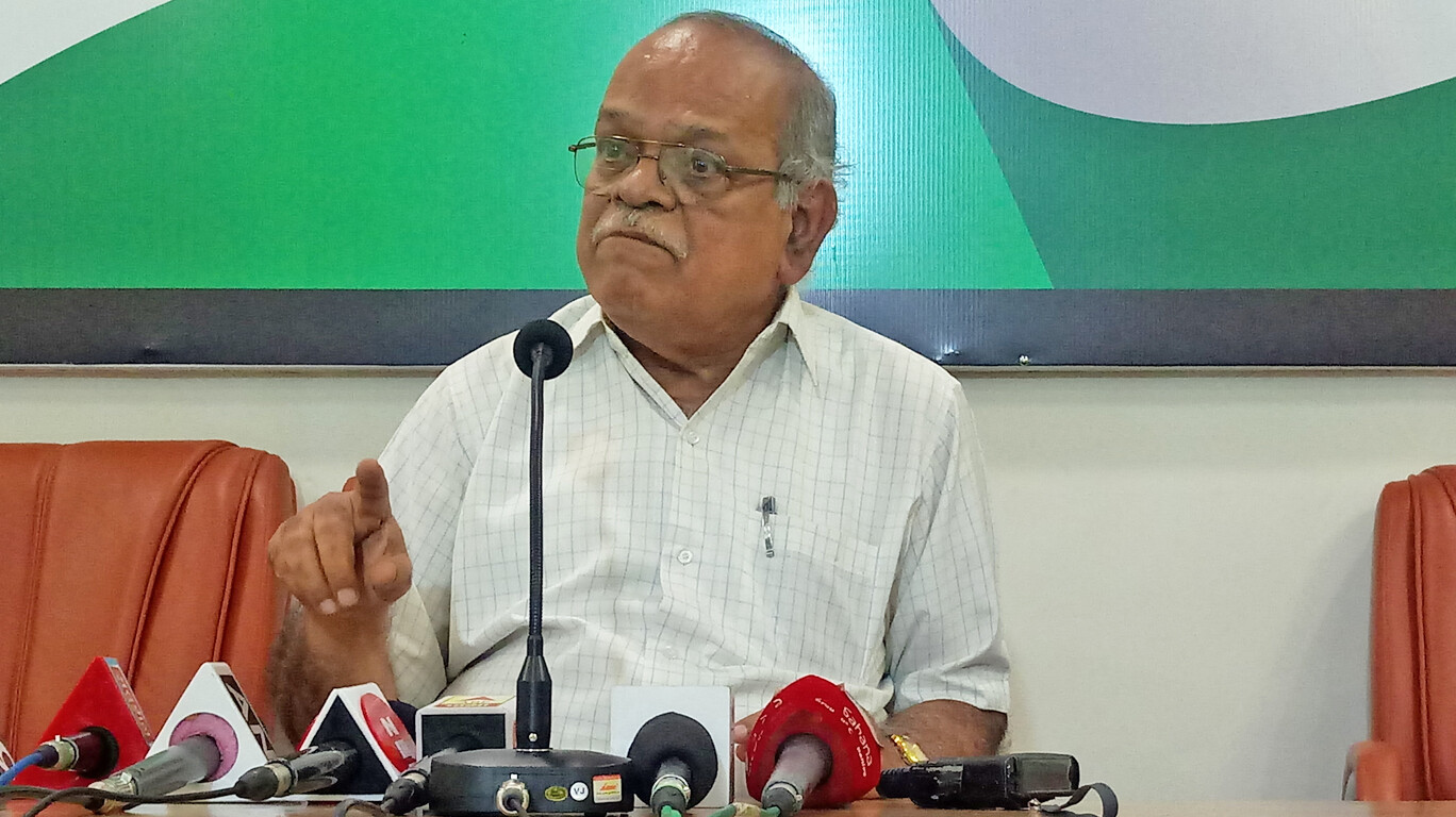 जनतेमध्ये संभ्रम निर्माण करण्यासाठीच ३ दिवसांचं ‘भागवतपुराण’!, डॉ. रत्नाकर महाजन यांची टीका