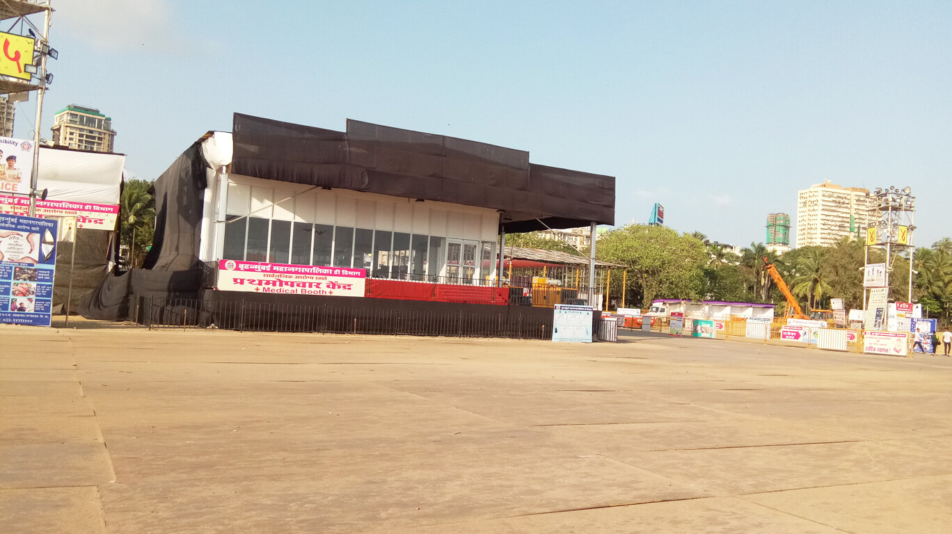 गिरगाव चौपाटीवर बाप्पाच्या मार्गासाठी महापालिका, पोलिसांचं एक पाऊल मागे