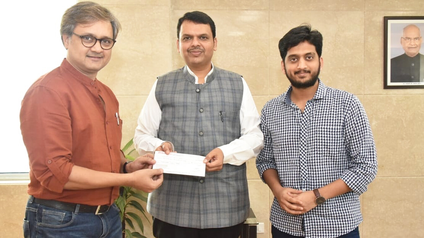 ‘अमर फोटो स्टुडिओ’ टीमचा केरळसाठी मदतीचा हात