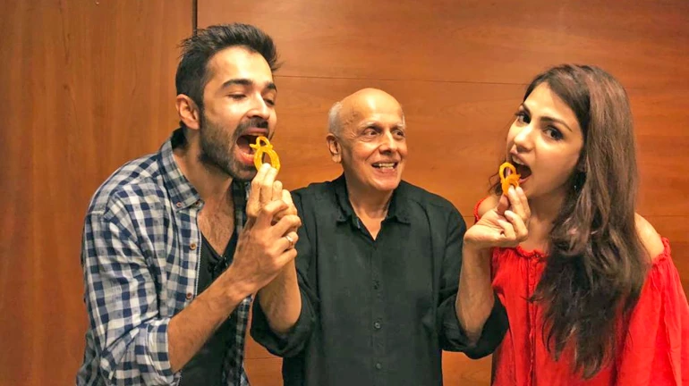 महेश भट्ट यांनी ‘जिलेबी’ खाऊन साजरा केला वाढदिवस महेश भट्ट यांनी ‘जिलेबी’ खाऊन साजरा केला वाढदिवस