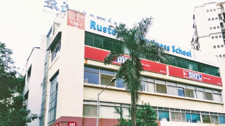 रूस्तमजी शाळेचा मनमानी कारभार, फी दरवाढीचा पालकांना त्रास रूस्तमजी शाळेचा मनमानी कारभार, फी दरवाढीचा पालकांना त्रास