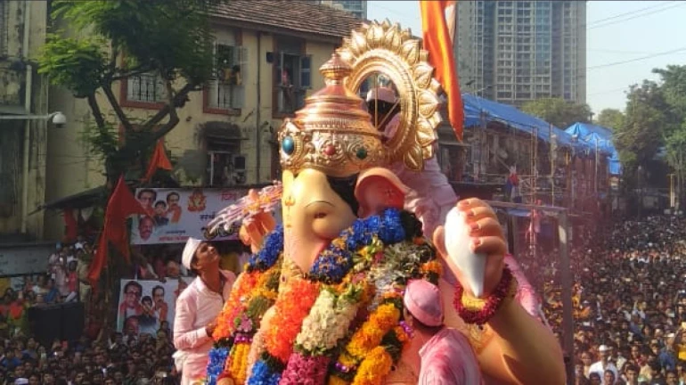 Ganeshotsav 2020: यंदा ४ फुटांचीच मूर्ती; अनेक मंडळांचा ऐतिहासिक निर्णय Ganeshotsav 2020: यंदा ४ फुटांचीच मूर्ती; अनेक मंडळांचा ऐतिहासिक निर्णय