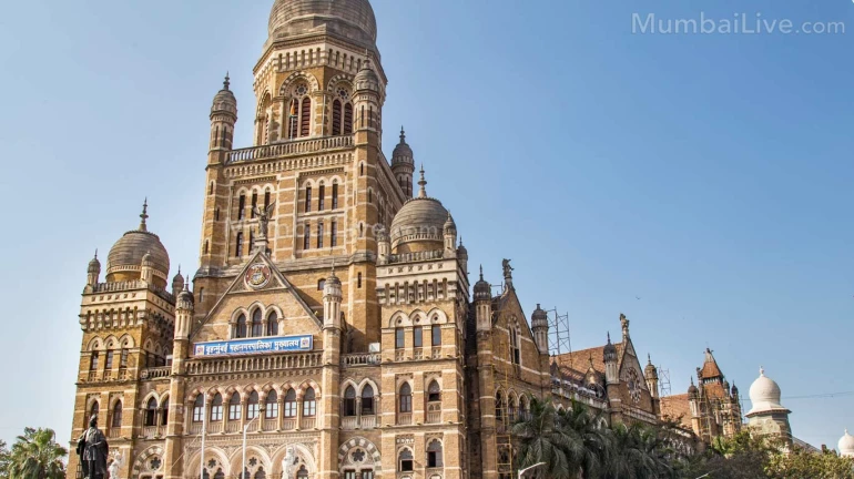 शौचालयासाठी नगरसेवक जेलमध्ये; कंत्राटदाराला मात्र मुदतवाढ शौचालयासाठी नगरसेवक जेलमध्ये; कंत्राटदाराला मात्र मुदतवाढ