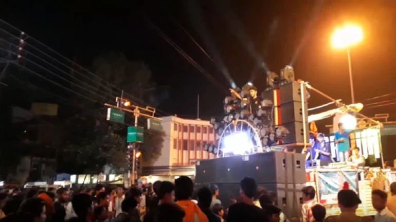 नियम मोडणाऱ्या १३७ गणेशोत्सव मंडळांवर कारवाई नियम मोडणाऱ्या १३७ गणेशोत्सव मंडळांवर कारवाई