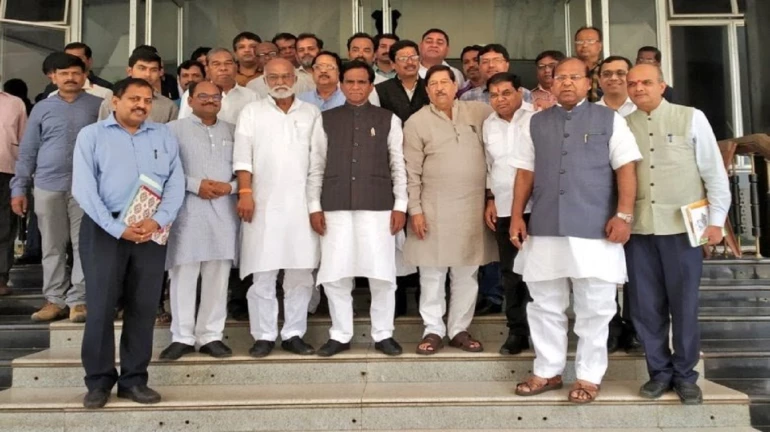 अरुण अडसड विधान परिषदेवर बिनविरोध अरुण अडसड विधान परिषदेवर बिनविरोध