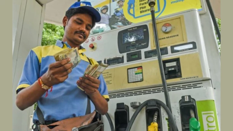 मुंबई में एक लीटर पेट्रोल के किमत  119.67 रुपये