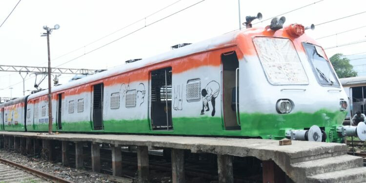 CR to run tricolour Mumbai local on Gandhi Jayanti