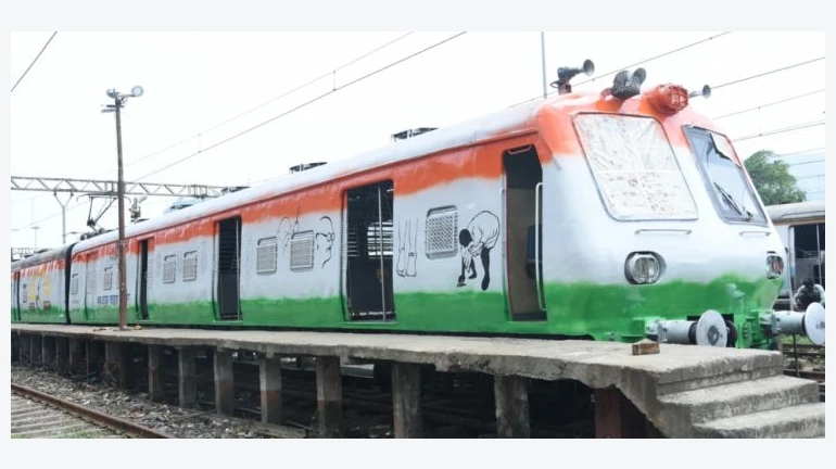 CR to run tricolour Mumbai local on Gandhi Jayanti CR to run tricolour Mumbai local on Gandhi Jayanti