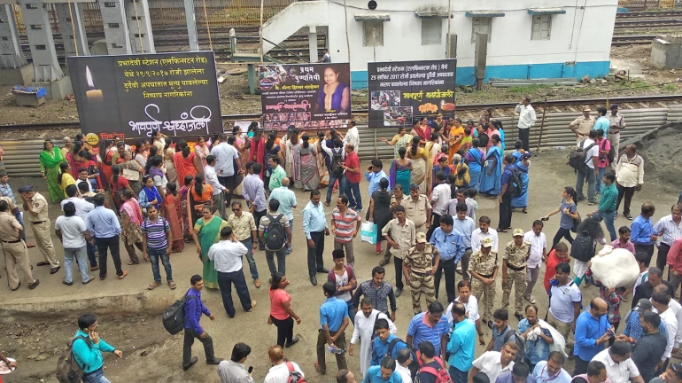 एल्फिन्स्टन चेंगराचेंगरीला एक वर्ष पूर्ण: परिस्थिती 'जैसे थे' एल्फिन्स्टन चेंगराचेंगरीला एक वर्ष पूर्ण: परिस्थिती 'जैसे थे'