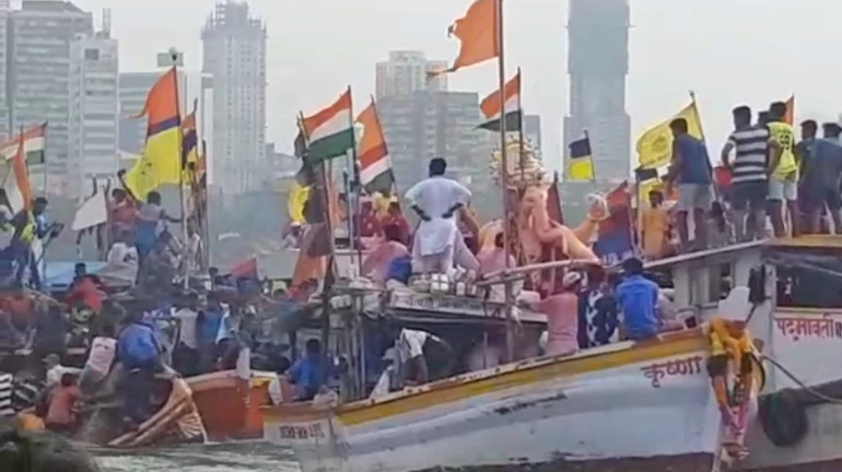 लालबाग के विसर्जन के दौरान समुद्र में गिरे बच्चे का शव बरामद! लालबाग के विसर्जन के दौरान समुद्र में गिरे बच्चे का शव बरामद!