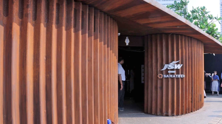 State-of-the-art Public Toilet At Marine Drive Becomes Defunct State-of-the-art Public Toilet At Marine Drive Becomes Defunct