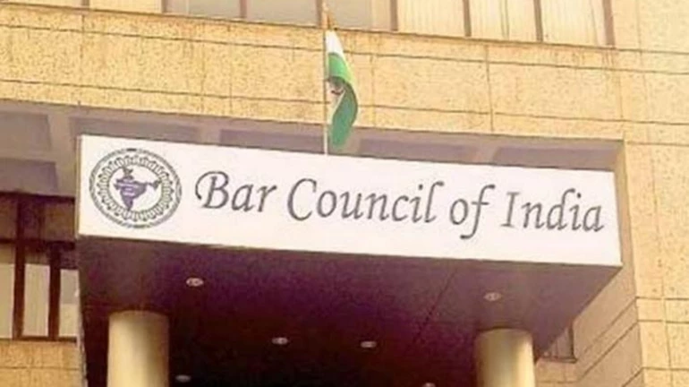 बार काउन्सिलचा लॉ कॉलेजला दणका बार काउन्सिलचा लॉ कॉलेजला दणका