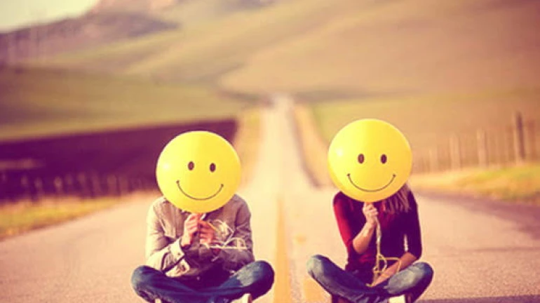 स्माईल डे : हसाल तर जास्त जगाल स्माईल डे : हसाल तर जास्त जगाल