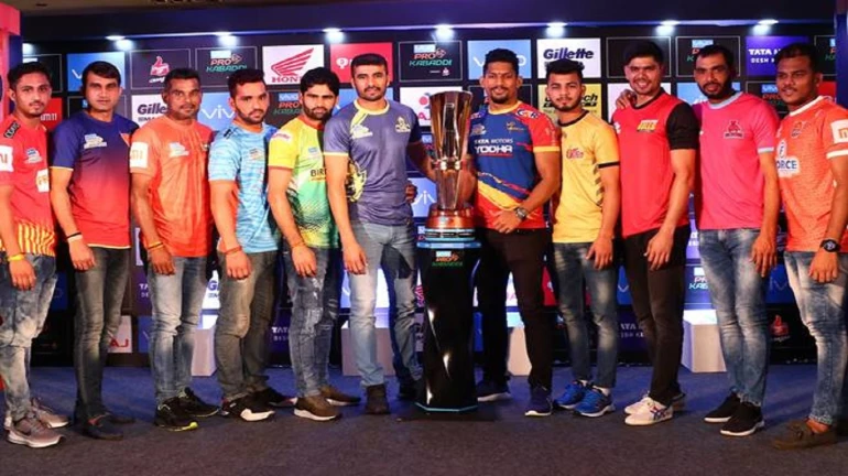 'प्रो' कबड्डीला आजपासून सुरुवात, यू मुंबा-पुणेरी पलटण आमनेसामने 'प्रो' कबड्डीला आजपासून सुरुवात, यू मुंबा-पुणेरी पलटण आमनेसामने