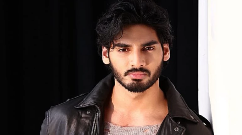 सुनील शेट्टी के बेटे अहान शेट्टी की बॉलीवुड में हुई एंट्री सुनील शेट्टी के बेटे अहान शेट्टी की बॉलीवुड में हुई एंट्री