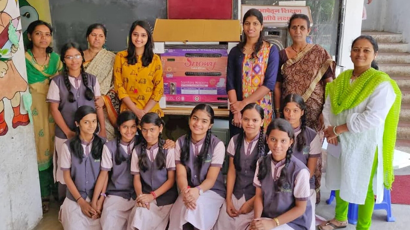 आदिती द्रविडचा सेवाभावी नवरात्रोत्सव