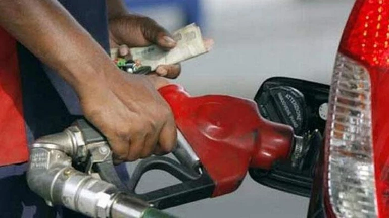 आज पेट्रोल की किमत में बढ़ोत्तरी नही, डीजल के दामों में 9 पैसे प्रति लीटर की बढ़ोतरी!