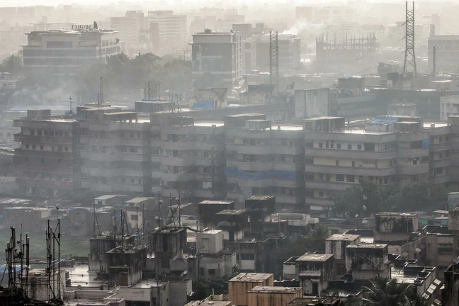 बॉम्बे हाईकोर्ट ने मुंबई में प्रदूषण फैलानेवाले कंपनियो  के तत्काल ऑडिट का आदेश दिया