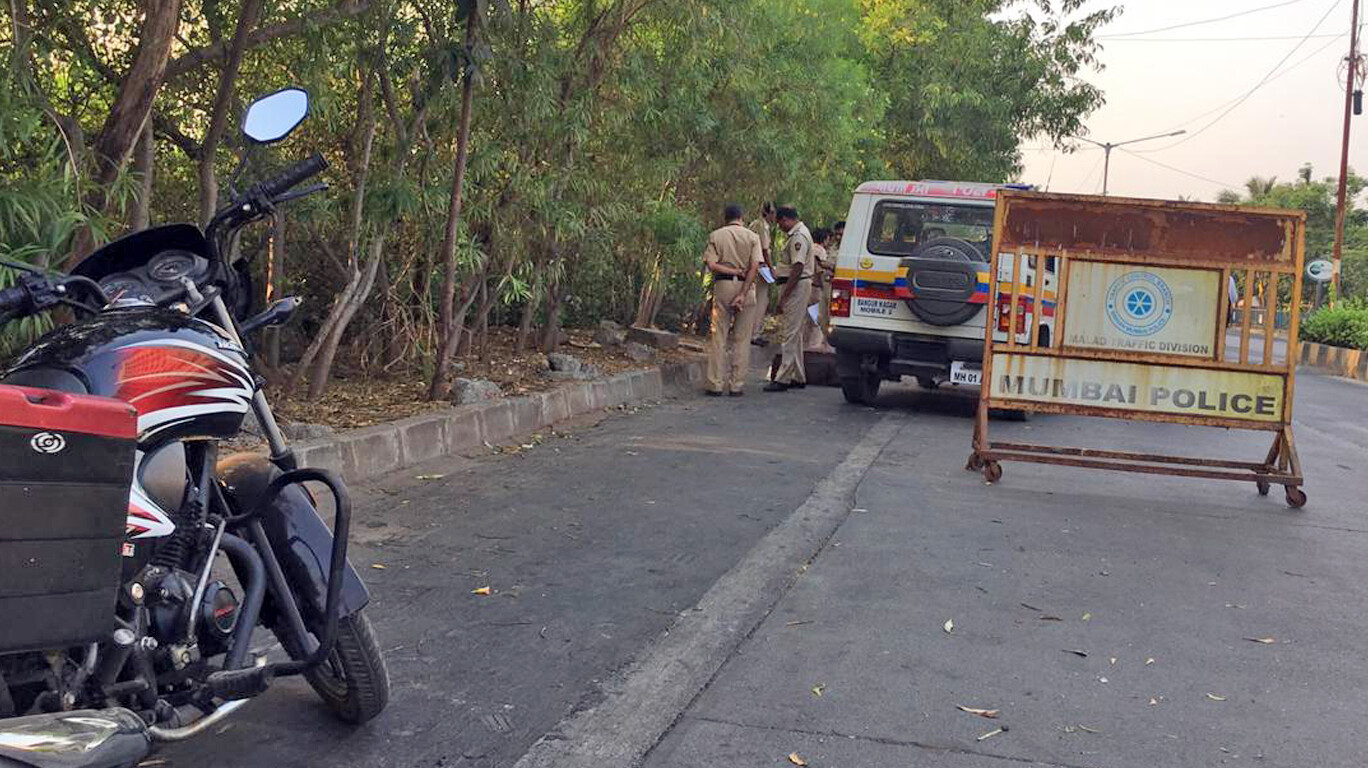 मालाडमध्ये बॅगेत आढळला तरुणीचा मृतदेह