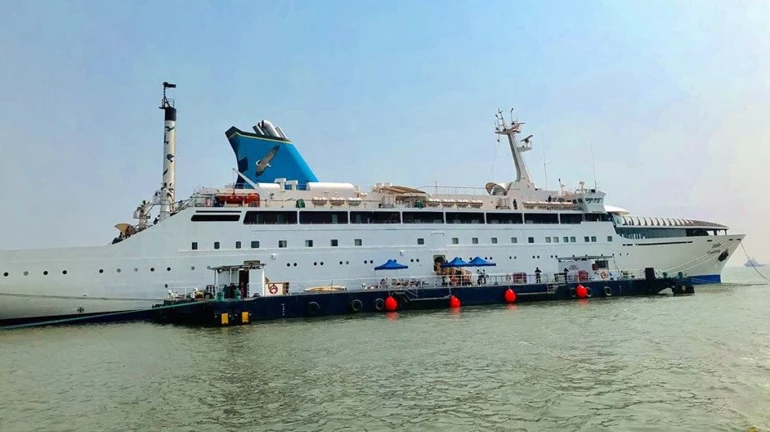 Union Minister Nitin Gadkari along with CM Fadnavis inaugurate Domestic Cruise Terminal, Mumbai-Goa Cruise Union Minister Nitin Gadkari along with CM Fadnavis inaugurate Domestic Cruise Terminal, Mumbai-Goa Cruise