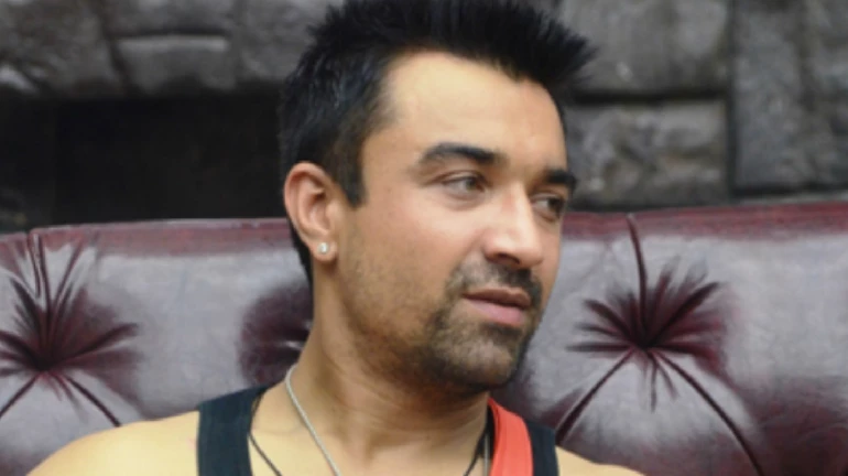 ड्रग्स के मामले में एक्टर एजाज खान गिरफ्तार ड्रग्स के मामले में एक्टर एजाज खान गिरफ्तार