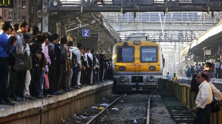 मुंबई में 30 रेलवे स्टेशनों पर एंबुलेंस सेवाएं सही नहीं