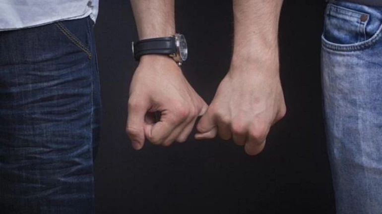 पाकिस्तानी लड़की के प्यार के लिए उसने घर छोड़ दिया पाकिस्तानी लड़की के प्यार के लिए उसने घर छोड़ दिया