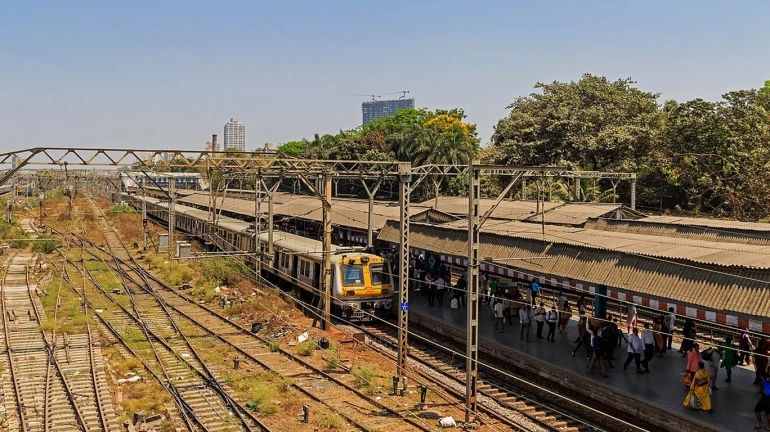 अगले साल से परेल स्टेशन भी बनेगा टर्मिनस अगले साल से परेल स्टेशन भी बनेगा टर्मिनस