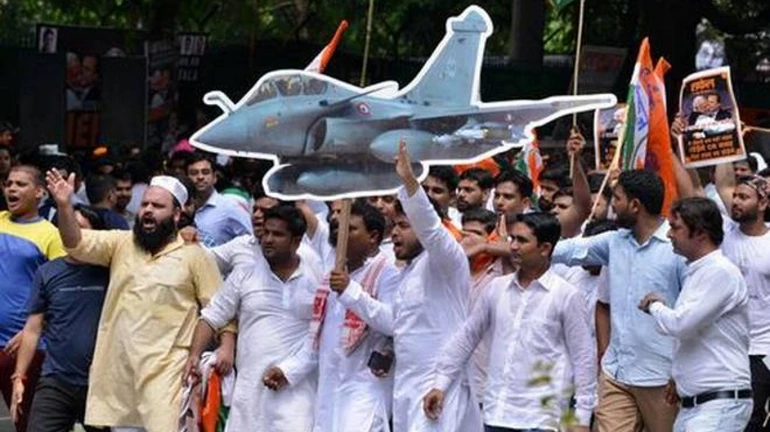 राफेल घोटाले के विरोध में आज कांग्रेस का विरोध प्रदर्शन राफेल घोटाले के विरोध में आज कांग्रेस का विरोध प्रदर्शन