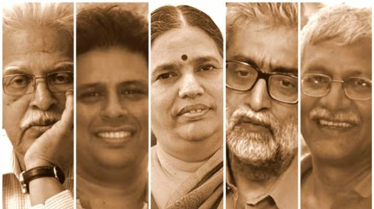 नक्षलवादी कनेक्शन: फरेरा आणि गोन्साल्वीस यांना अटक नक्षलवादी कनेक्शन: फरेरा आणि गोन्साल्वीस यांना अटक