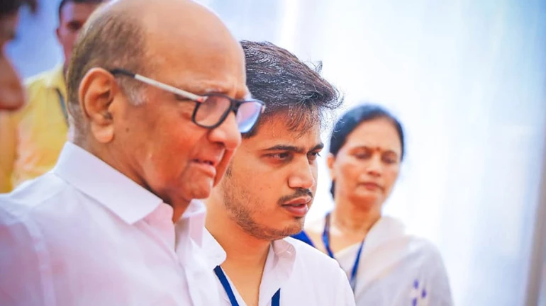 अजित पवारांवरील टीकेवर रोहित पवारांनी दिलं असं सडेतोड उत्तर अजित पवारांवरील टीकेवर रोहित पवारांनी दिलं असं सडेतोड उत्तर