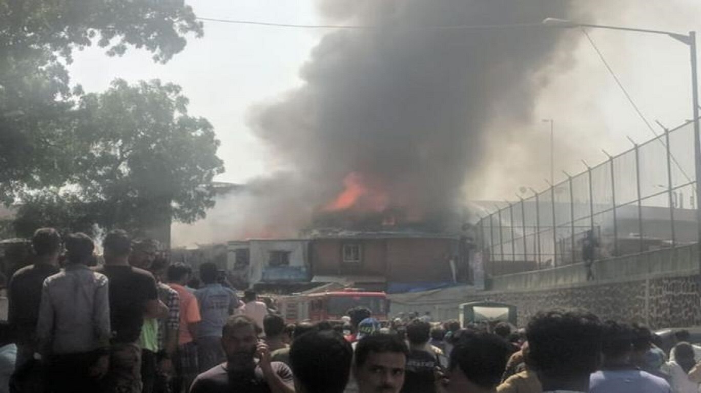 वांद्र्यातील नर्गिस दत्तनगर झोपडपट्टीत भीषण आग