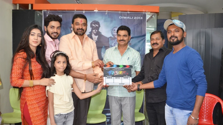 सयाजीच्या उपस्थितीत ‘फ्लिकर’च्या चित्रीकरणाला सुरुवात सयाजीच्या उपस्थितीत ‘फ्लिकर’च्या चित्रीकरणाला सुरुवात