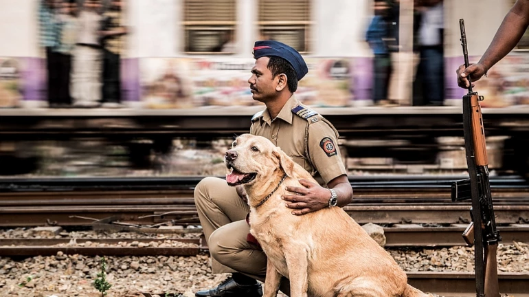 मुंबई पुलिस से हिना और विक्की रिटायर