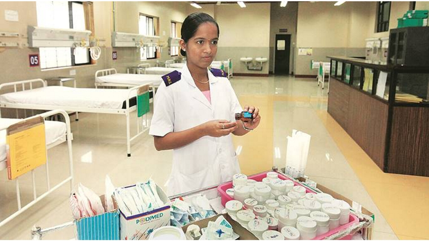 128 नर्सों को सेवा के लिए किया गया सम्मानित