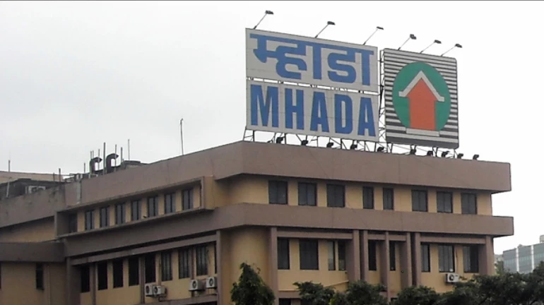 संक्रमण शिबिरांच्या दुरुस्तीसाठी म्हाडाचा 'इतका' निधी संक्रमण शिबिरांच्या दुरुस्तीसाठी म्हाडाचा 'इतका' निधी