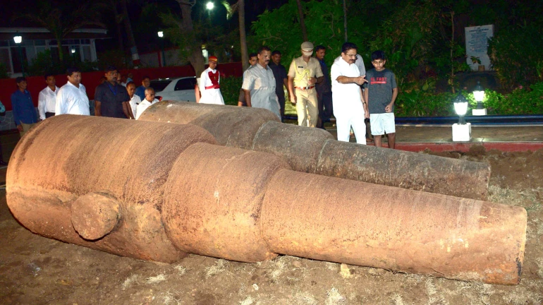 BMC Restores 167-Year-Old British-Era 2 Iron Cannons BMC Restores 167-Year-Old British-Era 2 Iron Cannons