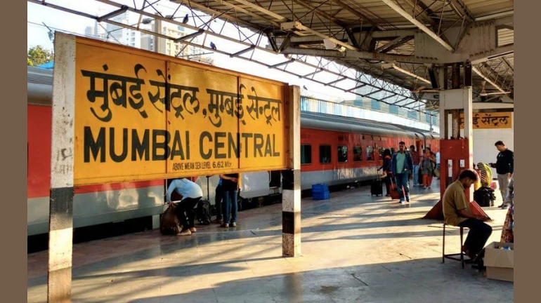 मुंबई सेंट्रल में लगा देश का पहला पिज्जा एटीएम मुंबई सेंट्रल में लगा देश का पहला पिज्जा एटीएम