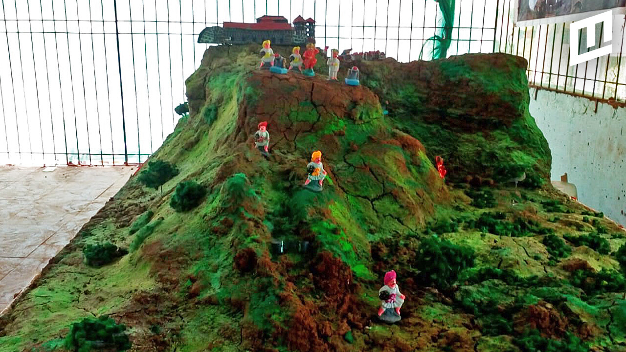 हाथों से बनाया किला