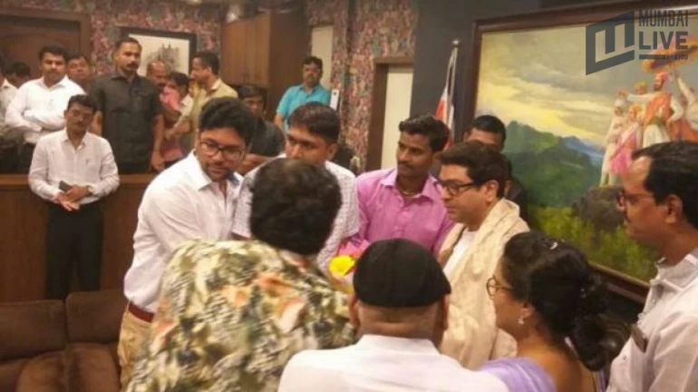 राज ठाकरे दिसणार उत्तर भारतीयांच्या मंचावर राज ठाकरे दिसणार उत्तर भारतीयांच्या मंचावर