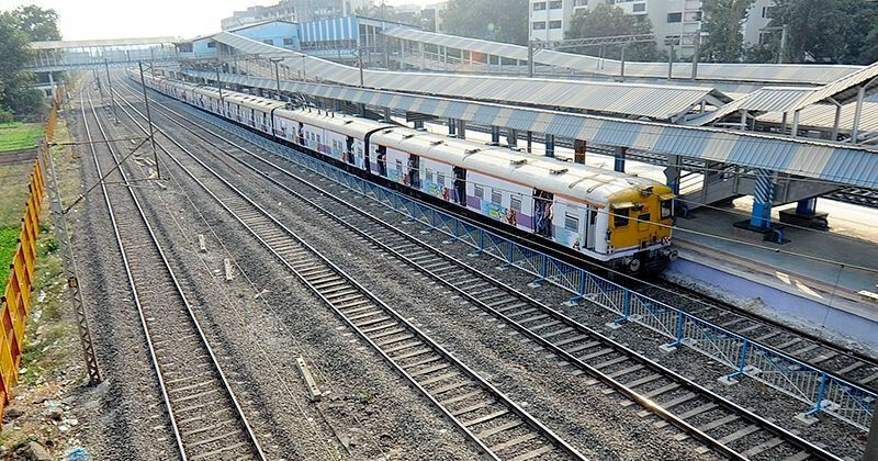 Bamandongri, Kharkopar stations sell 3,072 tickets on Day 1
