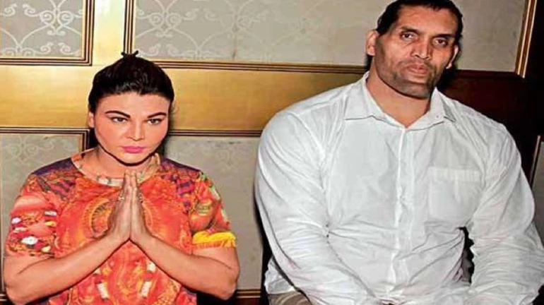 हमले का शिकार हुईं राखी सावंत ने तनुश्री पर षड्यंत्र के लगाए आरोप, अब खली को बुलाया हमले का शिकार हुईं राखी सावंत ने तनुश्री पर षड्यंत्र के लगाए आरोप, अब खली को बुलाया