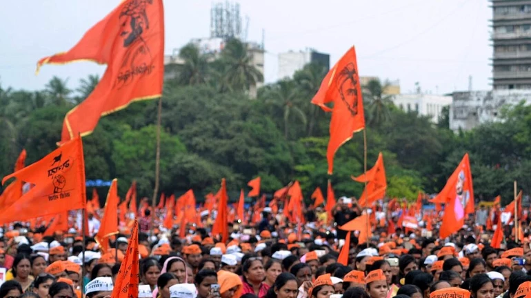 उपोषणाचा पंधरावा दिवस, आंदोलकाची पाऊलं मुंबईकडे वळू लागली उपोषणाचा पंधरावा दिवस, आंदोलकाची पाऊलं मुंबईकडे वळू लागली