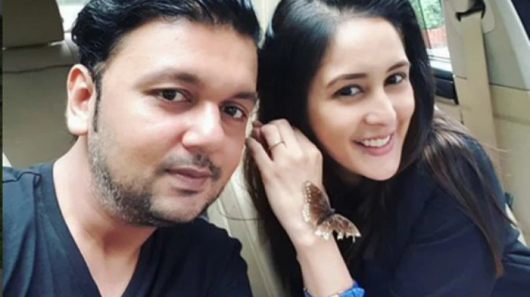 एक्ट्रेस चाहत खन्ना ने पति पर लगाए गंभीर आरोप एक्ट्रेस चाहत खन्ना ने पति पर लगाए गंभीर आरोप