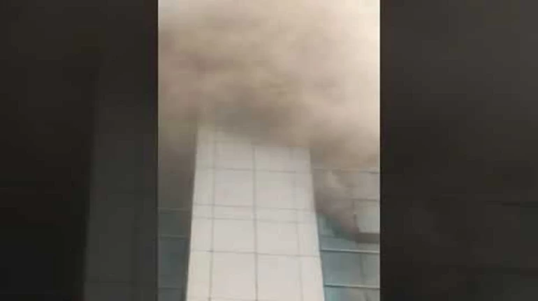 सेंट्रल प्लाझा मॉलमधील पहिल्या मजल्यावर आग
