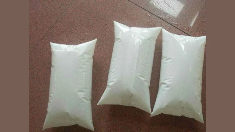 १५ डिसेंबरपासून दुधाच्या पिशव्या बंद १५ डिसेंबरपासून दुधाच्या पिशव्या बंद