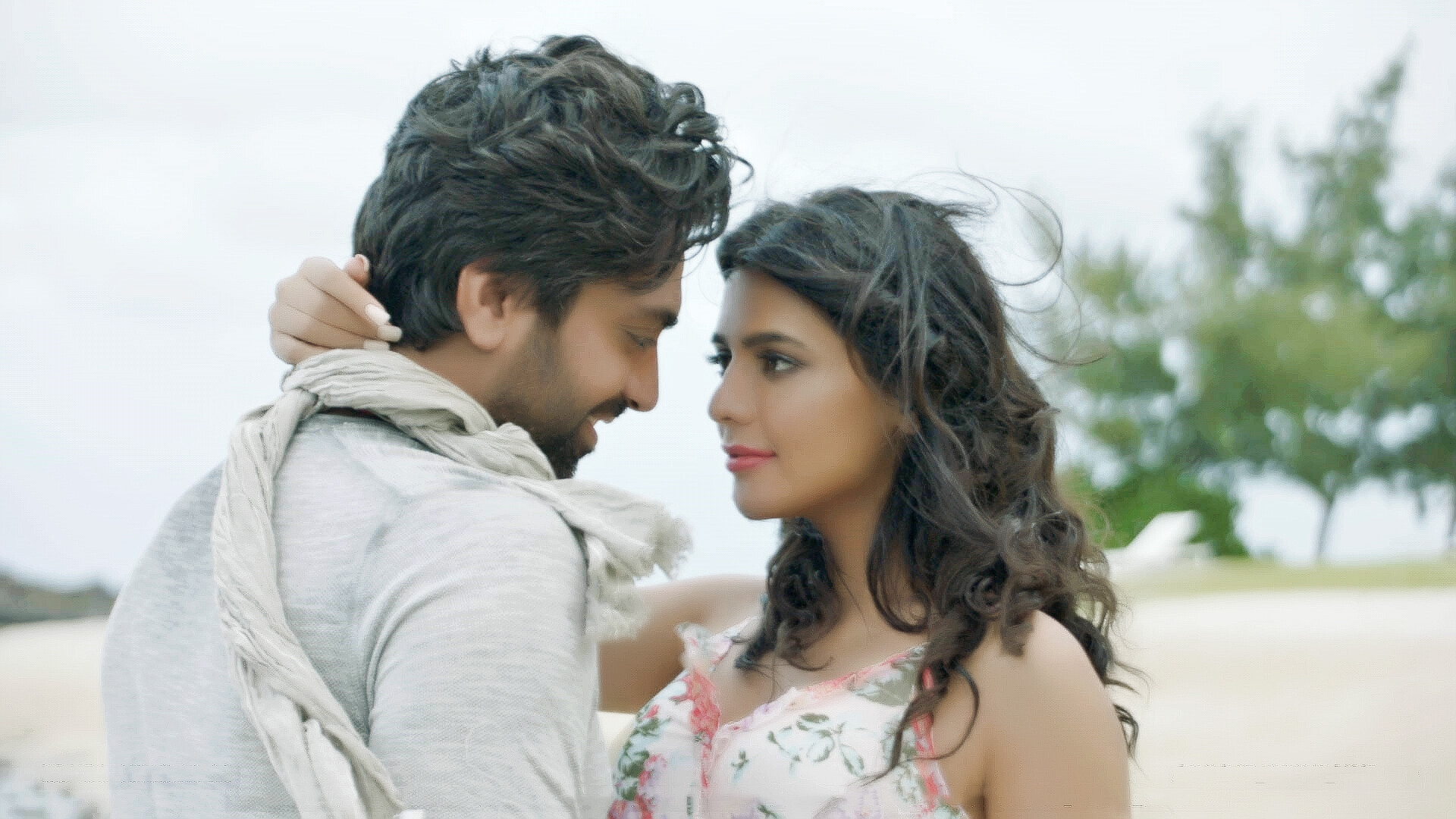 Singer Akhil Sachdeva’s new single will make you fall in love all over again