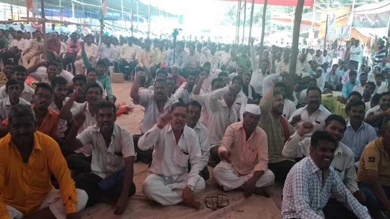 माथाडी कामगार संघटनांचं काम बंद आंदोलन माथाडी कामगार संघटनांचं काम बंद आंदोलन