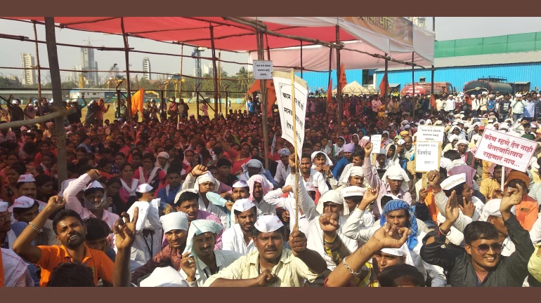 संगणक परिचालकांचं पद निश्चितीसाठी बेमुदत आंदोलन संगणक परिचालकांचं पद निश्चितीसाठी बेमुदत आंदोलन